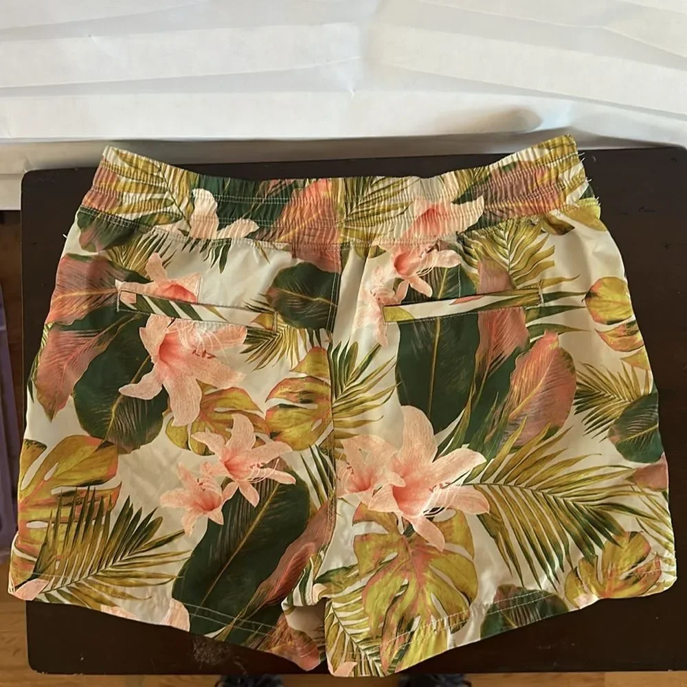 Old Navy Girls Floral Shorts Size 14/16 Elastic Waist Casual Summer Bottoms